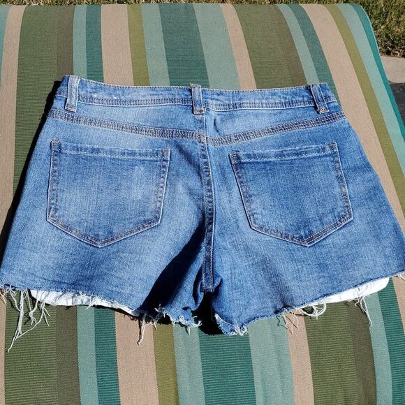 Harper Sz 28 Embroidered Floral Pockets Distressed Ripped Denim Shorts Stretch - Picture 5 of 6